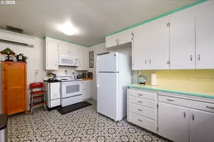 236 SE Stephens St, Roseburg, OR 97470 - Photo 17