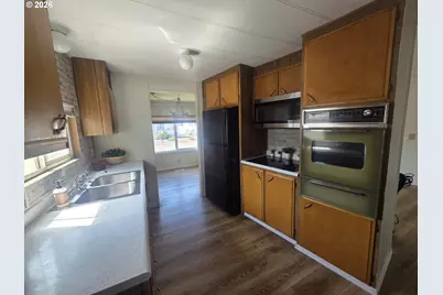 2902 E 2nd St #19, Newberg, OR 97132 - Photo 3