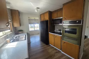 2902 E 2nd St, Newberg, OR 97132 - Photo 3