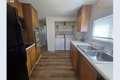 2902 E 2nd St #19, Newberg, OR 97132 - Photo 5