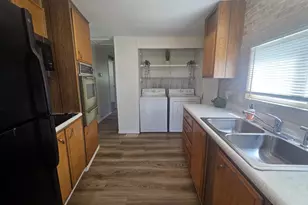 2902 E 2nd St, Newberg, OR 97132 - Photo 5