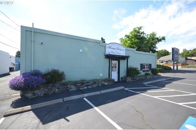 1012 Trevitt, The Dalles, OR 97058 - Photo 1
