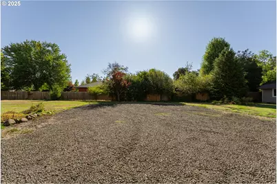 272 Rivershore Dr, Roseburg, OR 97470 - Photo 47