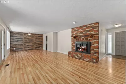 272 Rivershore Dr, Roseburg, OR 97470 - Photo 5