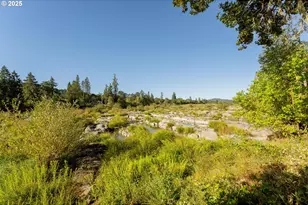 272 Rivershore Dr, Roseburg, OR 97470 - Photo 37