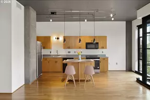 408 NW 12th Ave, Portland, OR 97209 - Photo 9