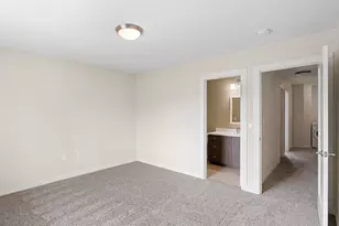 10831 E Burnside St, Portland, OR 97216 - Photo 21
