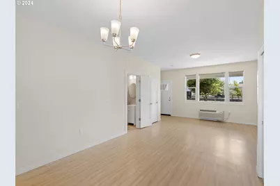 10831 E Burnside St, Portland, OR 97216 - Photo 17