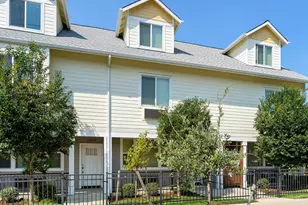 10831 E Burnside St, Portland, OR 97216 - Photo 3
