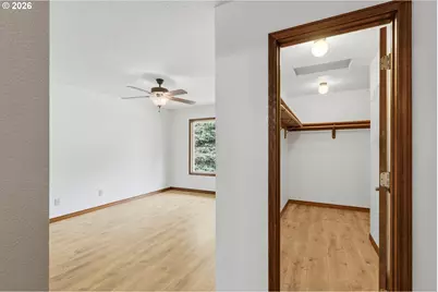 2055 SE Oak Crest Dr, Hillsboro, OR 97123 - Photo 19