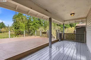 2055 SE Oak Crest Dr, Hillsboro, OR 97123 - Photo 9