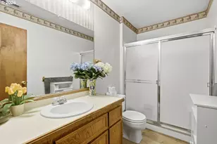 2055 SE Oak Crest Dr, Hillsboro, OR 97123 - Photo 29