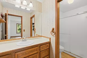 2055 SE Oak Crest Dr, Hillsboro, OR 97123 - Photo 17