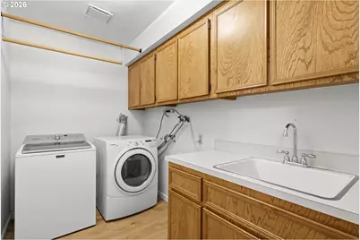 2055 SE Oak Crest Dr, Hillsboro, OR 97123 - Photo 27