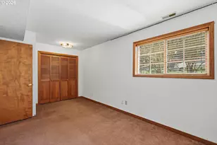 2055 SE Oak Crest Dr, Hillsboro, OR 97123 - Photo 25