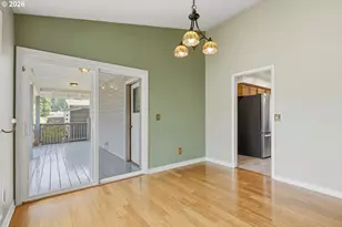 2055 SE Oak Crest Dr, Hillsboro, OR 97123 - Photo 9