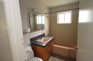 442 NW 4th Ave, Canby, OR 97013 - Photo 29