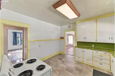 1439 Union Ave, North Bend, OR 97459 - Photo 15