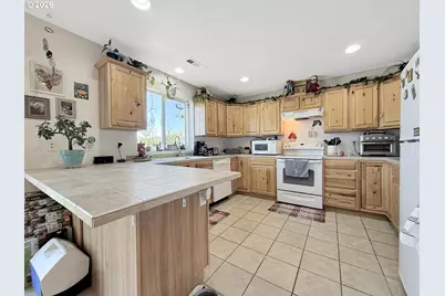98557 Woodriff Ln, Brookings, OR 97415 - Photo 7