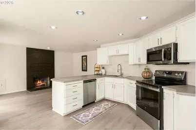 2412 SW 214th Pl, Beaverton, OR 97003 - Photo 11