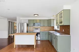 28821 Royal Ave, Eugene, OR 97402 - Photo 23