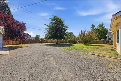 28821 Royal Ave, Eugene, OR 97402 - Photo 5