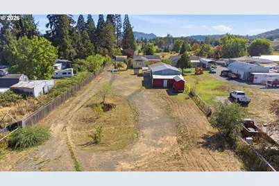 28821 Royal Ave, Eugene, OR 97402 - Photo 11