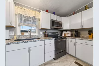 1428 NW 8th St, McMinnville, OR 97128 - Photo 11