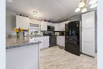 1428 NW 8th St, McMinnville, OR 97128 - Photo 9