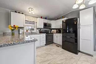 1428 NW 8th St, McMinnville, OR 97128 - Photo 9