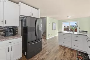 3198 Duke Snider Ave, Eugene, OR 97402 - Photo 15