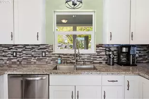 3198 Duke Snider Ave, Eugene, OR 97402 - Photo 13