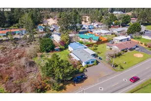 735 N 8th St, Lakeside, OR 97449 - Photo 7