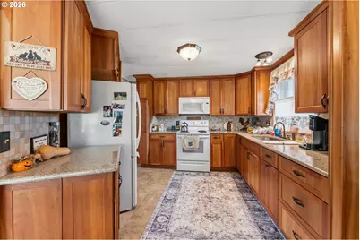 735 N 8th St, Lakeside, OR 97449 - Photo 15