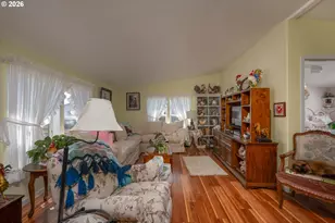 1000 S McKern Ct, Newberg, OR 97132 - Photo 17