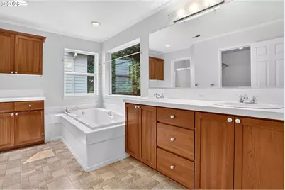 1026 SE Roundelay St, Hillsboro, OR 97123 - Photo 25