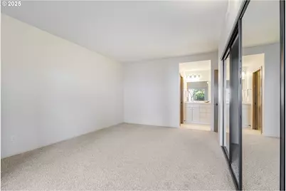 205 S Montgomery St #B204, Portland, OR 97201 - Photo 9
