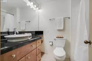 205 S Montgomery St, Portland, OR 97201 - Photo 27