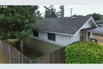 1992 18th St, Florence, OR 97439 - Photo 7