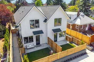 1522 NE Jarrett St, Portland, OR 97211 - Photo 3