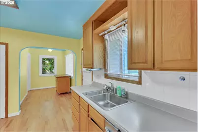 9224 N Polk Ave, Portland, OR 97203 - Photo 9