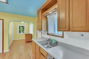 9224 N Polk Ave, Portland, OR 97203 - Photo 9