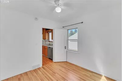 9224 N Polk Ave, Portland, OR 97203 - Photo 19