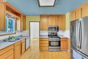 9224 N Polk Ave, Portland, OR 97203 - Photo 7