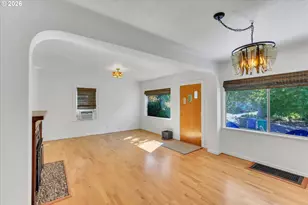 9224 N Polk Ave, Portland, OR 97203 - Photo 3