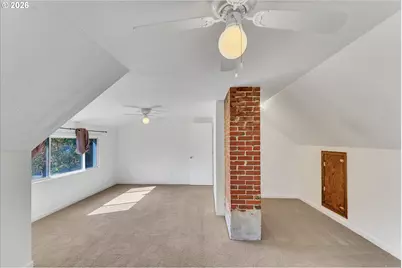 9224 N Polk Ave, Portland, OR 97203 - Photo 13
