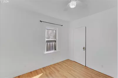 9224 N Polk Ave, Portland, OR 97203 - Photo 17