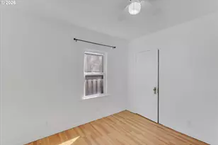 9224 N Polk Ave, Portland, OR 97203 - Photo 17