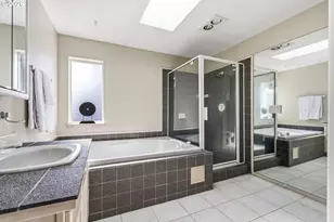 1222 Lincoln St, Hood River, OR 97031 - Photo 11