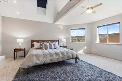 1222 Lincoln St, Hood River, OR 97031 - Photo 9